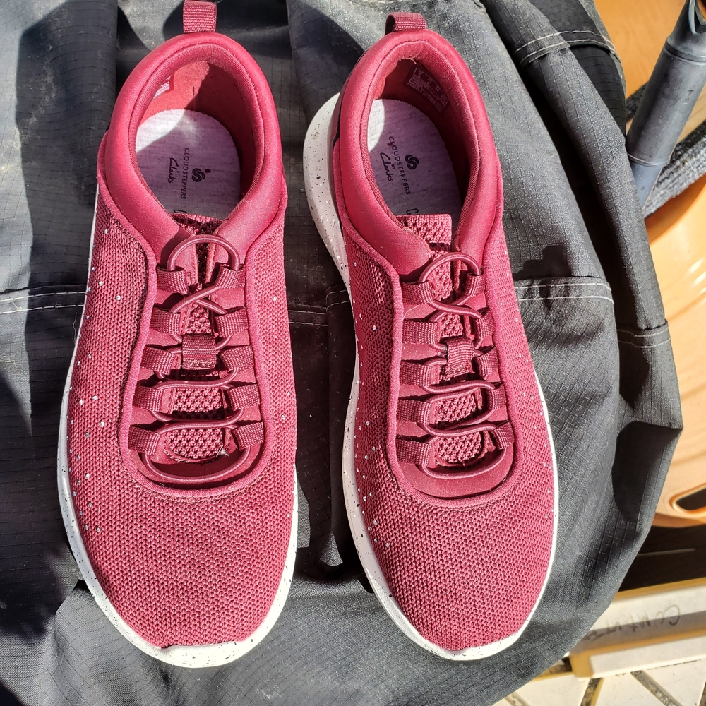 Clarks Women's Burgundy Sneakers